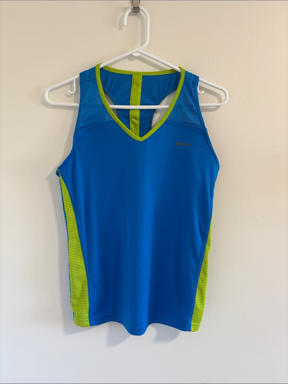 Reebok Women’s Blue & Lime V-Neck Tank Top Size M